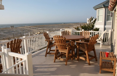 Holgate House | OceanFront,n nPrivate Beach Entrance.