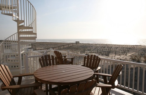 Holgate House | OceanFront,n nPrivate Beach Entrance.