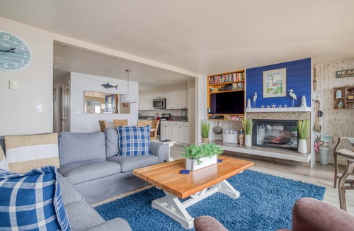 Neskowin House | Oceanfront Neskowin Beauty with Easy Beach Access!