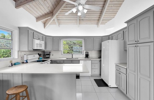 Hammer Point House | Oceanfront Oasis: Dockside Bliss