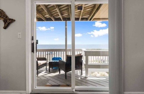 Salisbury Beach Condo | Oceanfront Oasis | Steps to Beach | Ocean Views