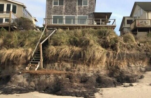 Lincoln Beach Apartment | Oceanfront One Bedroom, One Bath n