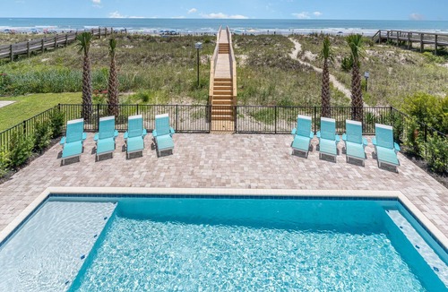Ocean Drive House | Oceanfront Private Pool 8BR Luxury Home
