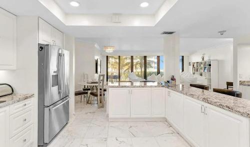 Palm Beach Apartment | Oceanfront Palm Beach Retreat with Private Beach Access