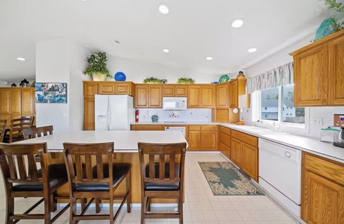 Rockaway Beach House | Oceanfront, Panoramic Views, Firepit, Dog Kennel, Outdoor Oasis