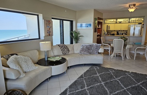 New Smyrna Beach Condo | 🏖️👣OCEANFRONT PARADISE- 7th Floor balcony views! 🩴👙