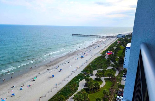 Downtown Myrtle Beach Condo | Oceanfront Penthouse Studio at Bayview: Pools, Boardwalk & Stunning Views!