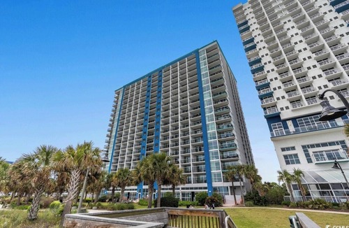 Downtown Myrtle Beach Condo | Oceanfront Penthouse Studio at Bayview: Pools, Boardwalk & Stunning Views!