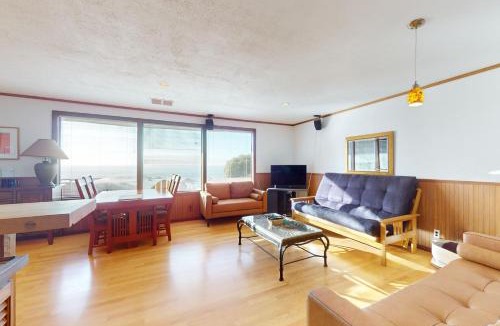 Westport House | Oceanfront Pet Friendly Home with Hot Tub & Deck