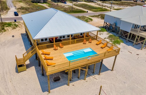 Dauphin Island House | Oceanfront, pool, oversized deck, volleyball pit! - Lemon Breeze