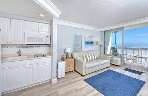 Ortona Park Condo | Oceanfront Private Balcony Overlooks Heated Pool