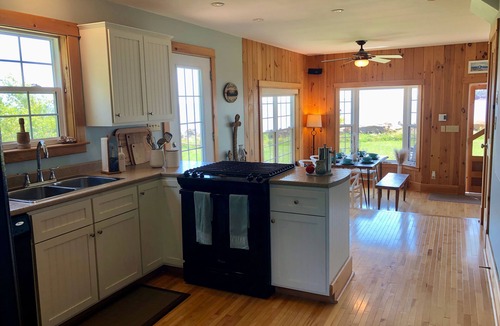 Botsford Ski Chalet | Oceanfront Retreat Beachfront and Nature