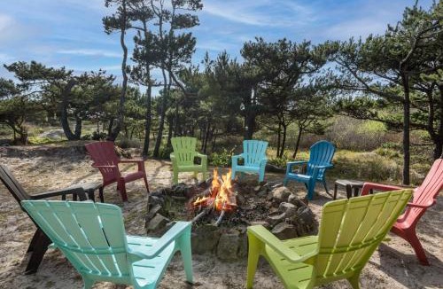 Rockaway Beach House | Oceanfront Retreat
