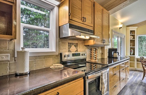 Long Beach House | Oceanfront Retreat w/Private Long Beach Access!