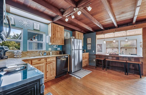 Harbor Cabin | OCEANFRONT Rustic Sunset Cabin with stunning ocean views & staircase to beach!
