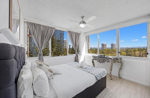 Main Beach Apartment | Oceanfront Serenity At Main Beach