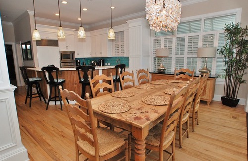 Isle of Palms House | OCEANFRONT/Sleeps 14/BISHOPS/POOL/ELEVATOR/SUMMER KITCHEN
