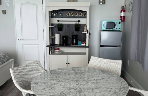 Galt Mile Condo | Oceanfront Studio w/Balcony, Pool, Tiki Bar & Stunning Sunrise Views!