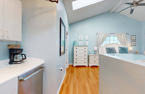 Fort Bragg House | Oceanfront Studio-Beachfront Bliss & Pet-Friendly