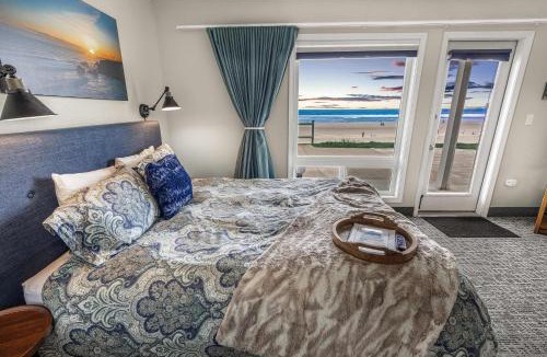 Lincoln City House | Oceanfront Studio - Ground Floor - Sleeps 4
