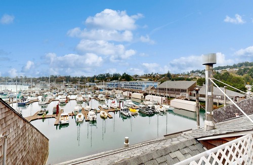 Historic Bayfront Apartment | Oceanfront studio - harbor views, shared sauna & dog-friendly