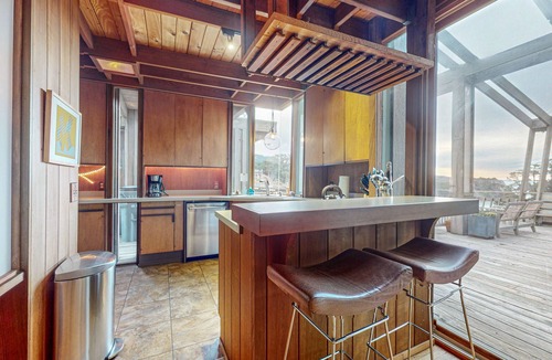 Elk House | Oceanfront Stunner with Deck, Veranda & Incredible Views - Close to Beaches