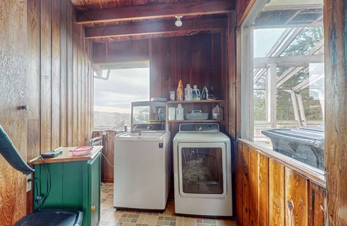 Elk House | Oceanfront Stunner with Deck, Veranda & Incredible Views - Close to Beaches