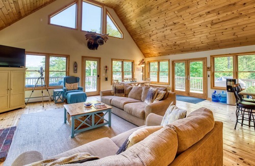 Hancock House | Oceanfront Tidal Falls Home w/ Hottub & Kayaks