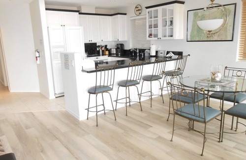 Seaside Condo | Oceanfront Top Floor SW Corner Unit - 2bd 2 bath - Location & View