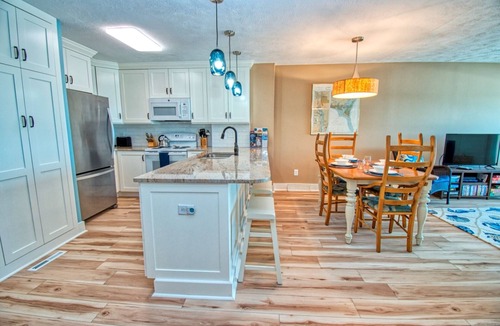 Kure Beach Condo | Oceanfront top floor condo in Ocean Dunes. Indoor and outdoor pools