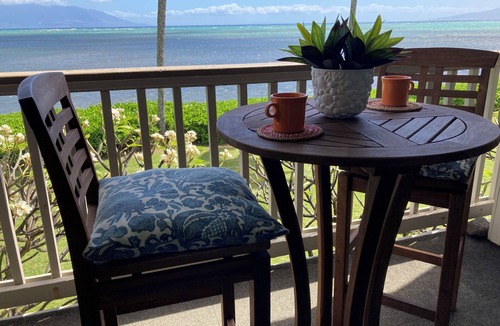 Ualapue Condo | Oceanfront-Tropically Furnished Condo-Comfy