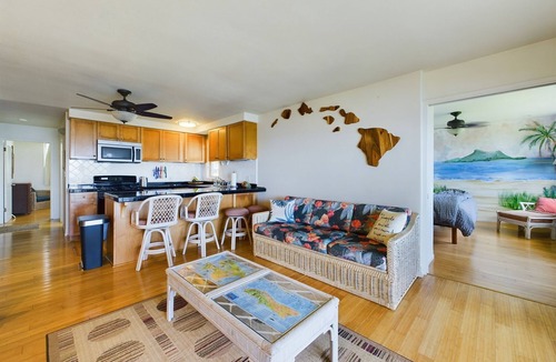Ualapue Condo | Oceanfront true 2 bedroom w/lanai on Molokai