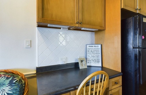 Ualapue Condo | Oceanfront true 2 bedroom w/lanai on Molokai