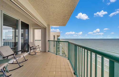 Daytona Beach Shores Condo | Oceanfront Penthouse ~ Professionally Designed
