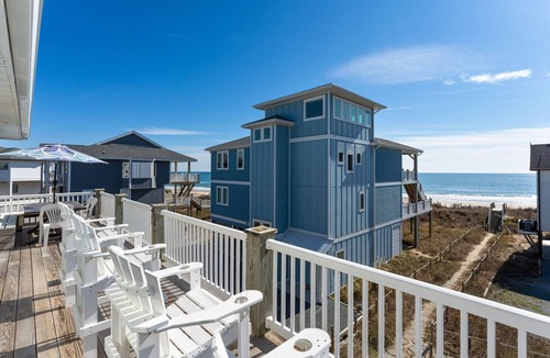 Village of Stump Sound House | Oceanfront home w/Backyard Beach Access!