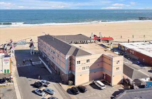 Ocean City Apartment | Oceanfront Villa 2(103) - Boardwalk oceanfront