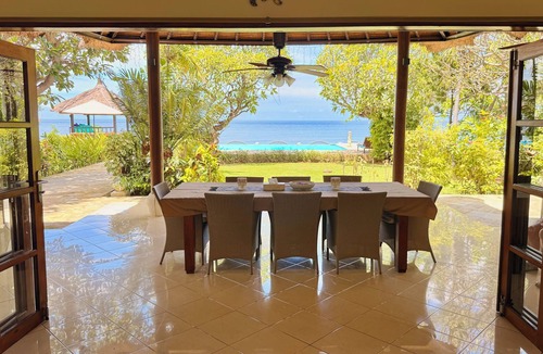 Lokapaksa Villa | Oceanfront Villa Mawar – Private Pool, Gorgeous Sunsets & Friendly Staff