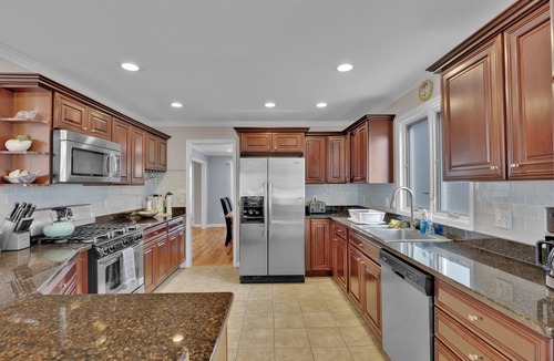 Keansburg Villa | Oceanfront Villa Panoramic NYC Views +Luxury Home