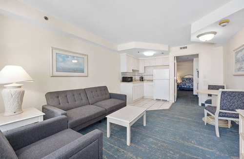 Ortona Park Condo | Oceanfront w/Balcony 1BD Sleeps 5 DBR