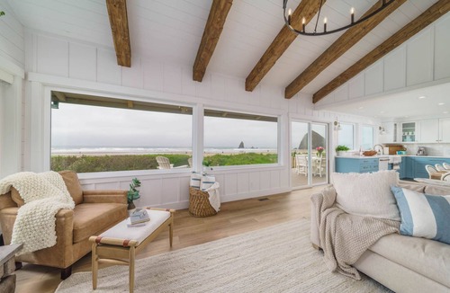 Tolovana Park House | Oceanfront w/Direct Beach Access Game Room Views | Driftaway by AvantStay
