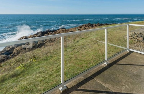 Depoe Bay Condo | Oceanfront, Whale Watching, Pool - Whale Watch