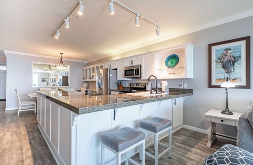 Depoe Bay Condo | Oceanfront, Whale Watching, Pool - Thundering Sea