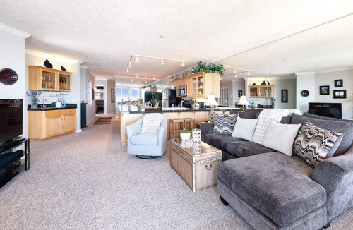 Depoe Bay Condo | Oceanfront, Whale Watching, Pool - The Beacon