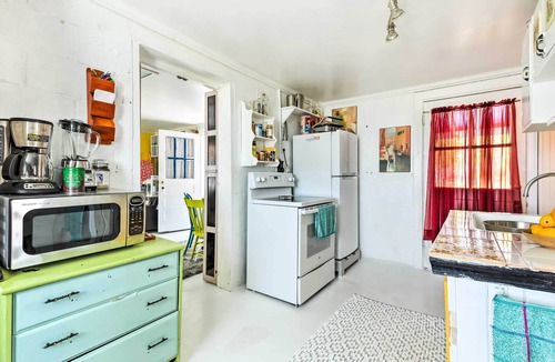 White Stone Cottage | Oceanfront White Stone Cottage w/Private Beach!