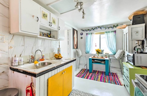 White Stone Cottage | Oceanfront White Stone Cottage w/Private Beach!