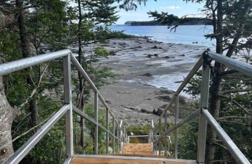 East Machias Cottage | Oceanfront with Private Beach - Little Bay Retreat