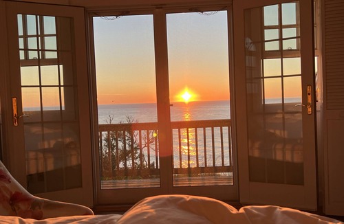 Siasconset House | Oceanfront with Sunrise & Sunset