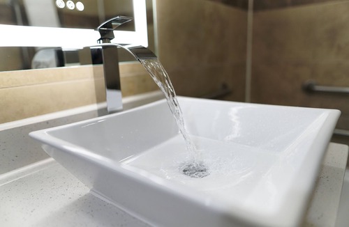 Northeast Virginia Beach Hotel | Oceans 2700