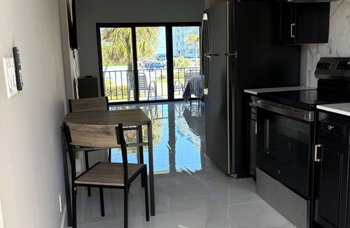 Deerfield Beach Hotel | Oceans 735
