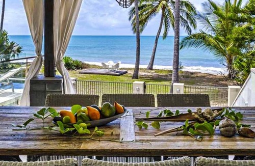 Mowbray House | Oceans Edge Oak Beach - absolute beachfront with private pool